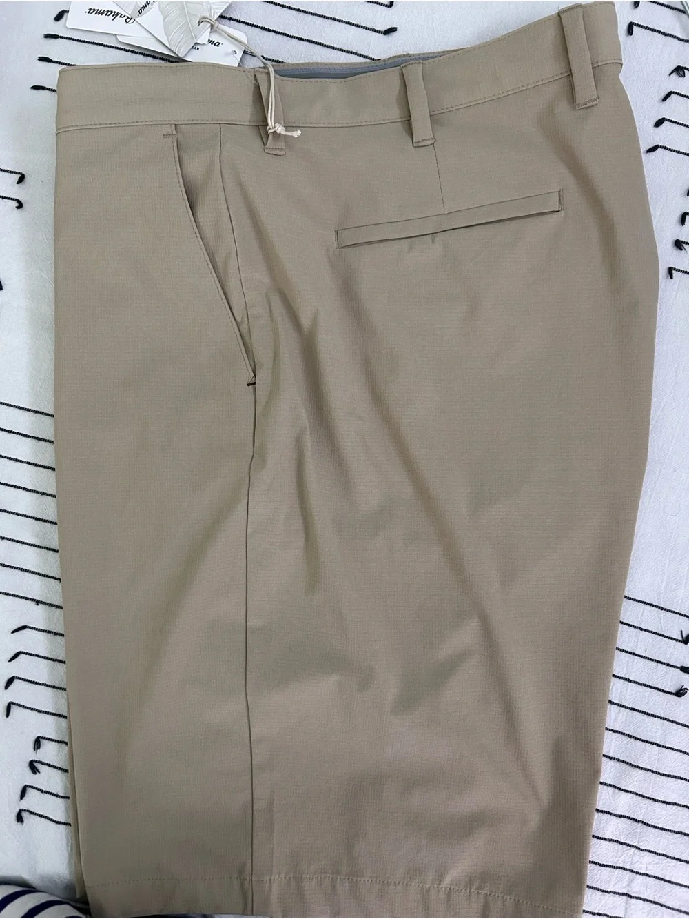 Tommy Bahama Chip Shot 10 Inch Short IslandZone UPF 30 Stone Khaki Size 42 NWT